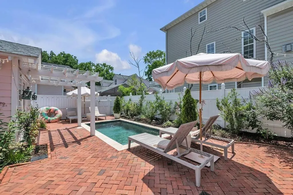 The Pink House Villa Virginia Beach Holiday home