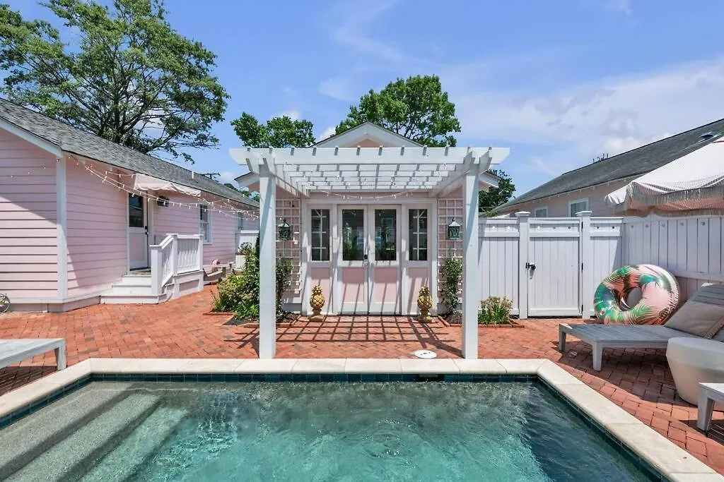 The Pink House Villa Virginia Beach 0*,  United States